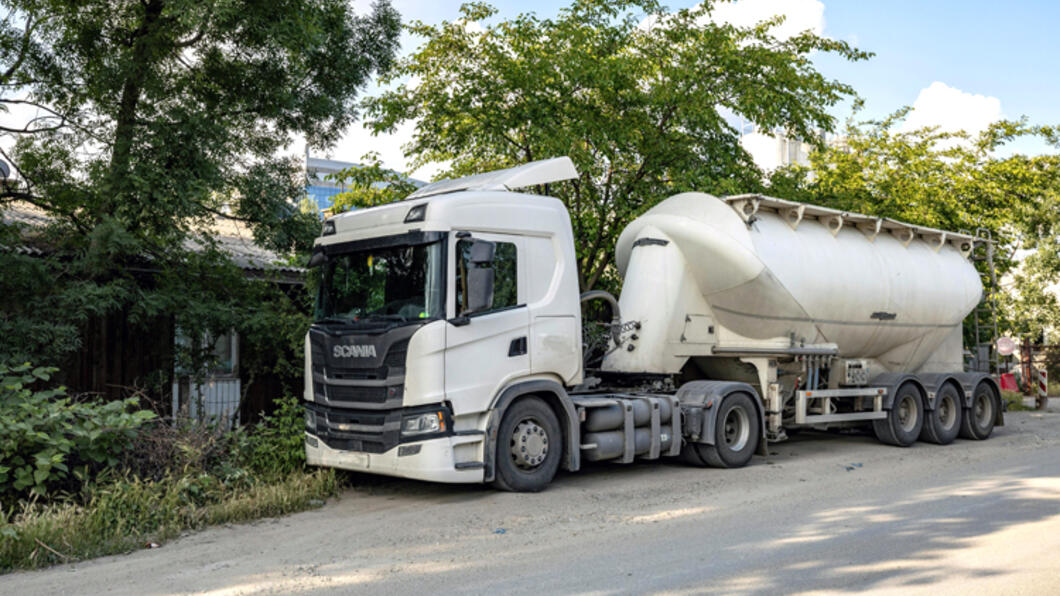 Rechtenvrije foto van een tankwagen foto Boris Hamer